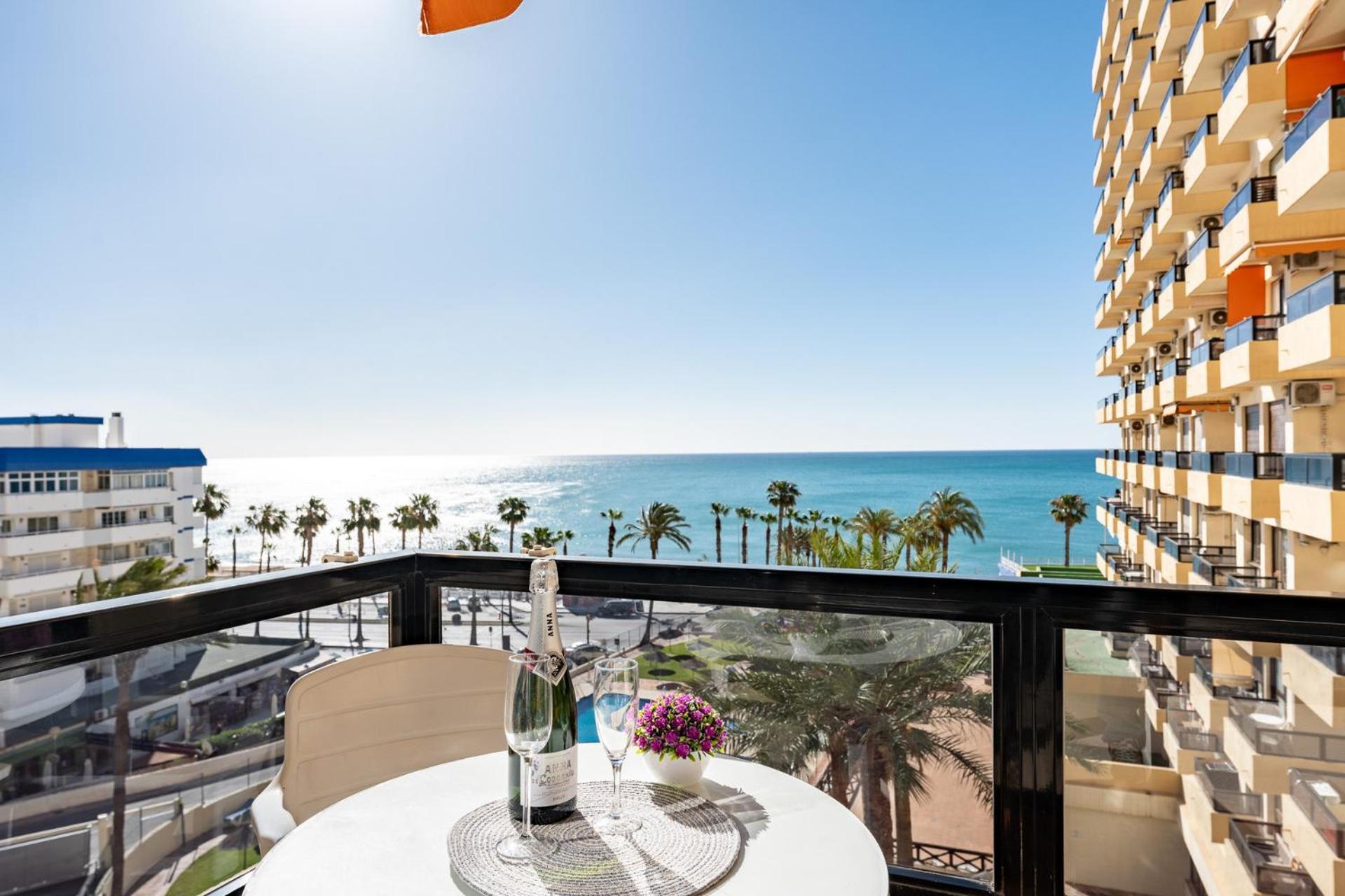 Malagasuite New Aloha Playa Benalmádena Exterior foto